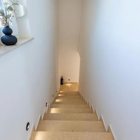 4 Bedroom Cozy In Hébergement de vacances Marčana