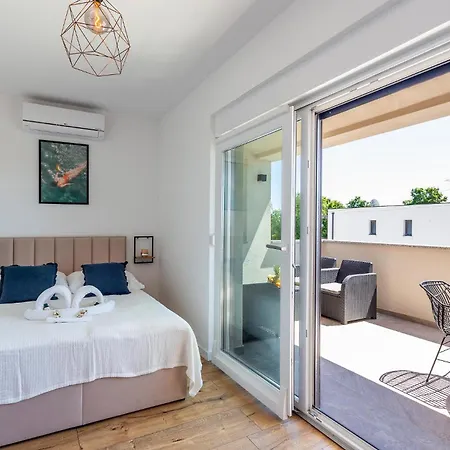 4 Bedroom Cozy In