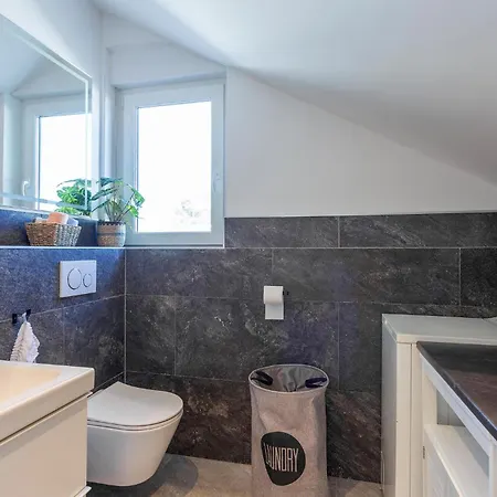 4 Bedroom Cozy In *