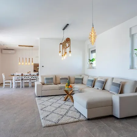 度假居 4 Bedroom Cozy In
